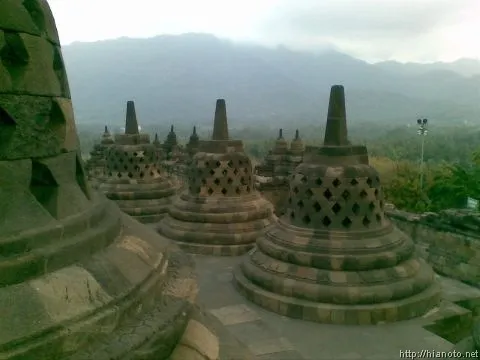 candi-borobudur-2