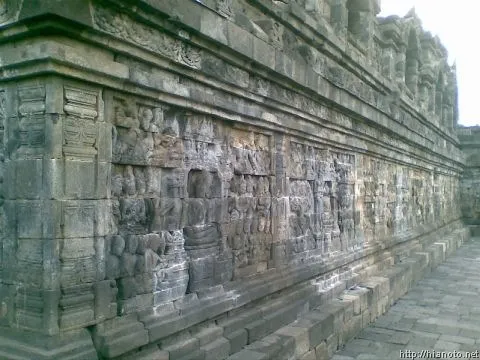 candi-borobudur-3